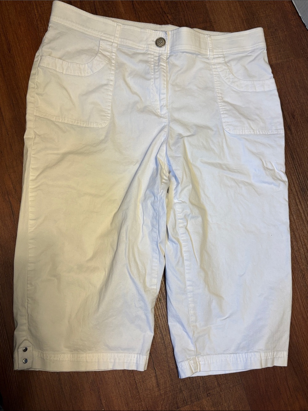 Counterparts Women's White Cotton Capris 16 Waist 19 R 12 Inseam 16 1/2